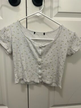 Forever 21 White Cropped Button-Front Tee with Yellow Floral Print